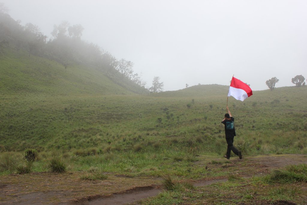 infopendaki's tweet photo. RT @kang_shandy: Brkibarlah benderaku.(sabana Gn. Buthak via Panderman) https://t.co/XjxvfBK31K