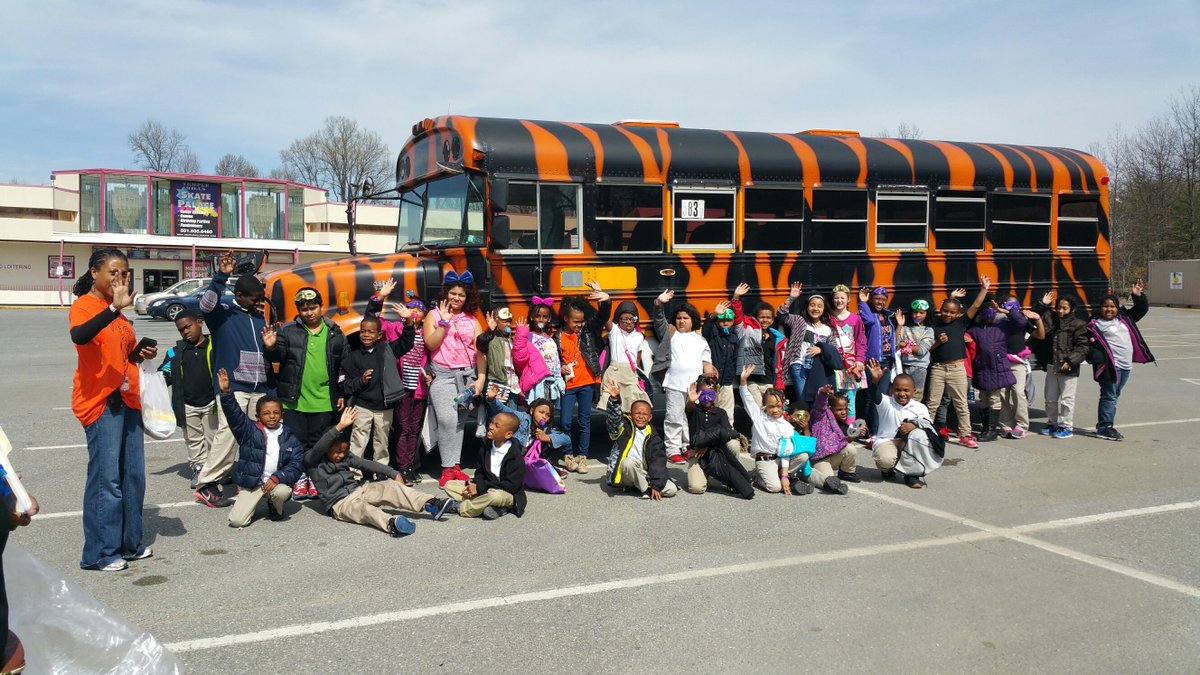 LangSTEMPrincip's tweet photo. Students of the Month (Jan-Feb) @LangleySTEM enjoying skating incentive trip! #RACECoreValues #DCPSRising https://t.co/GrQXCVPy2K