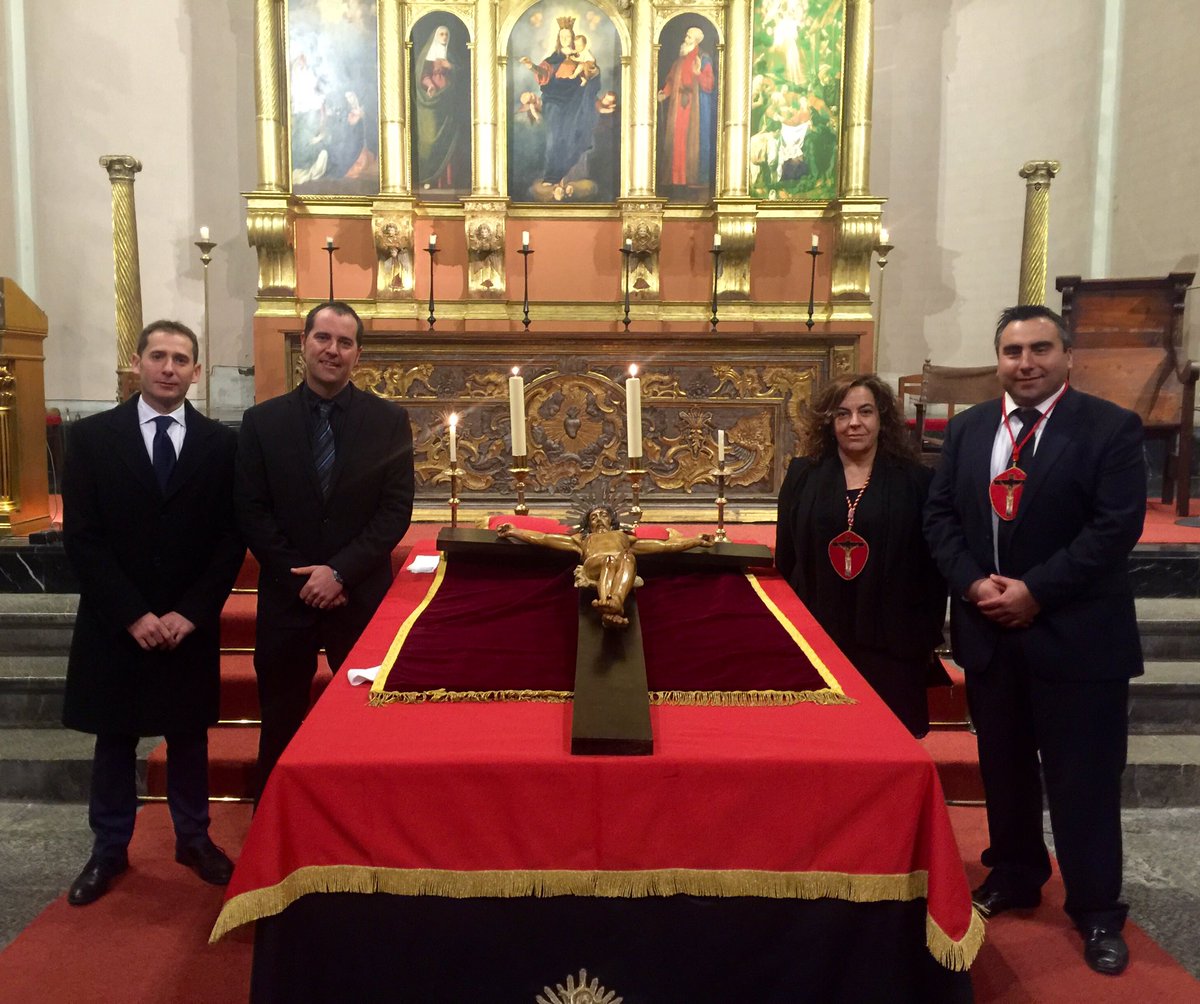 ppvilafames's tweet photo. #SemanaSanta en #Vilafamés.
Procesión del Jueves Santo.
Acompañando al Cristo de la Sangre. Devoción y tradición. https://t.co/tFa0Mg09JM