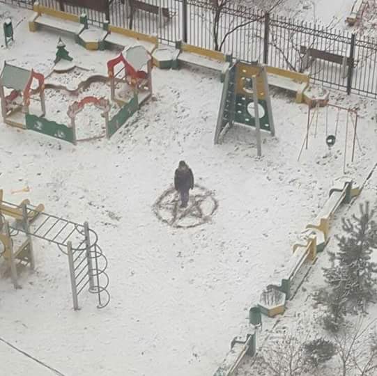 Zecset's tweet photo. Você quer brincar na neve? https://t.co/piwGYUiAOv