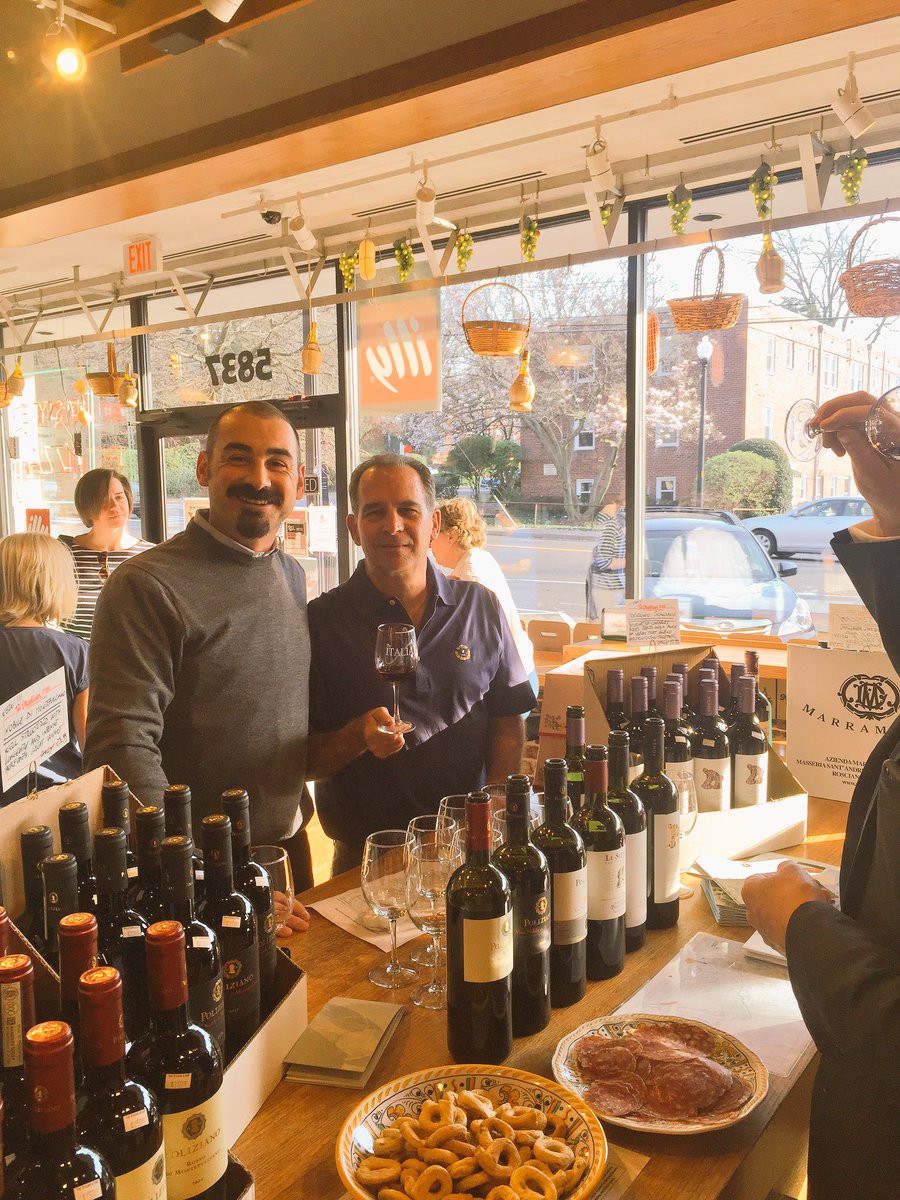 TheItalianStore's tweet photo. Beautiful day for a wine tasting #vino #Spring #westover https://t.co/A5BmByOXNx
