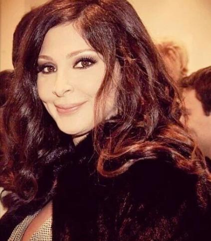 lossielissa's tweet photo. @elissakh 
لست انا فقط اردد اسمك ❤
ف قلبي يردد اسمك فكل دقه تقول اليسا 😍😘 https://t.co/E87uayOL95