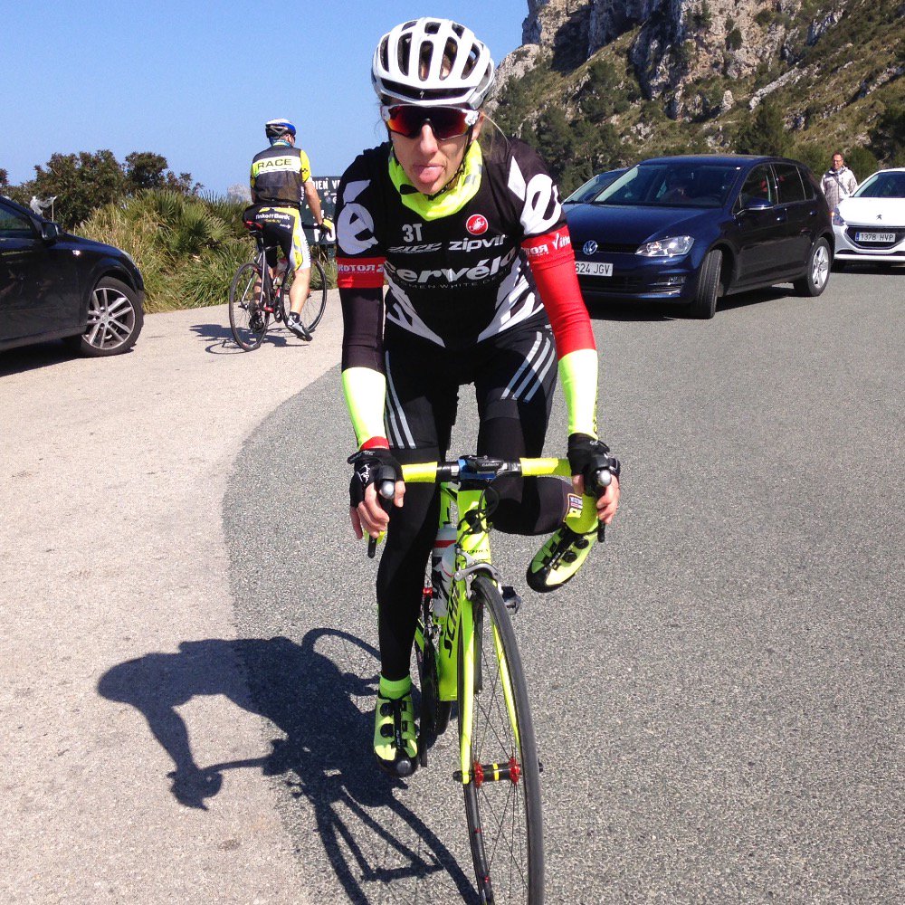 LouKBates's tweet image. Standard @sandracjm @YouveBeenChickd cant take her anywhere without the tongue making an appearance 😃😜