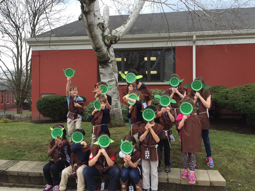 BarbieBking's tweet photo. The hunt for Yoda in Star Wars encore today! @ACSRochester @JTruong401 @starwars https://t.co/4zM1yVY8xO