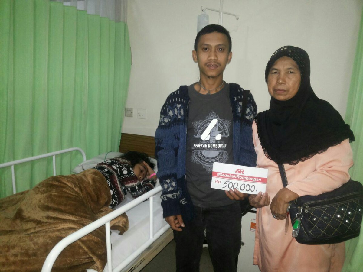 SRbergerak's tweet photo. sedekahmu smo pd Siti Hamiah (18, Susp.Radang Selaput Otak) biaya pengobatan di RS #SRbandung https://t.co/6gdqhNt1LK via @rintawulandari