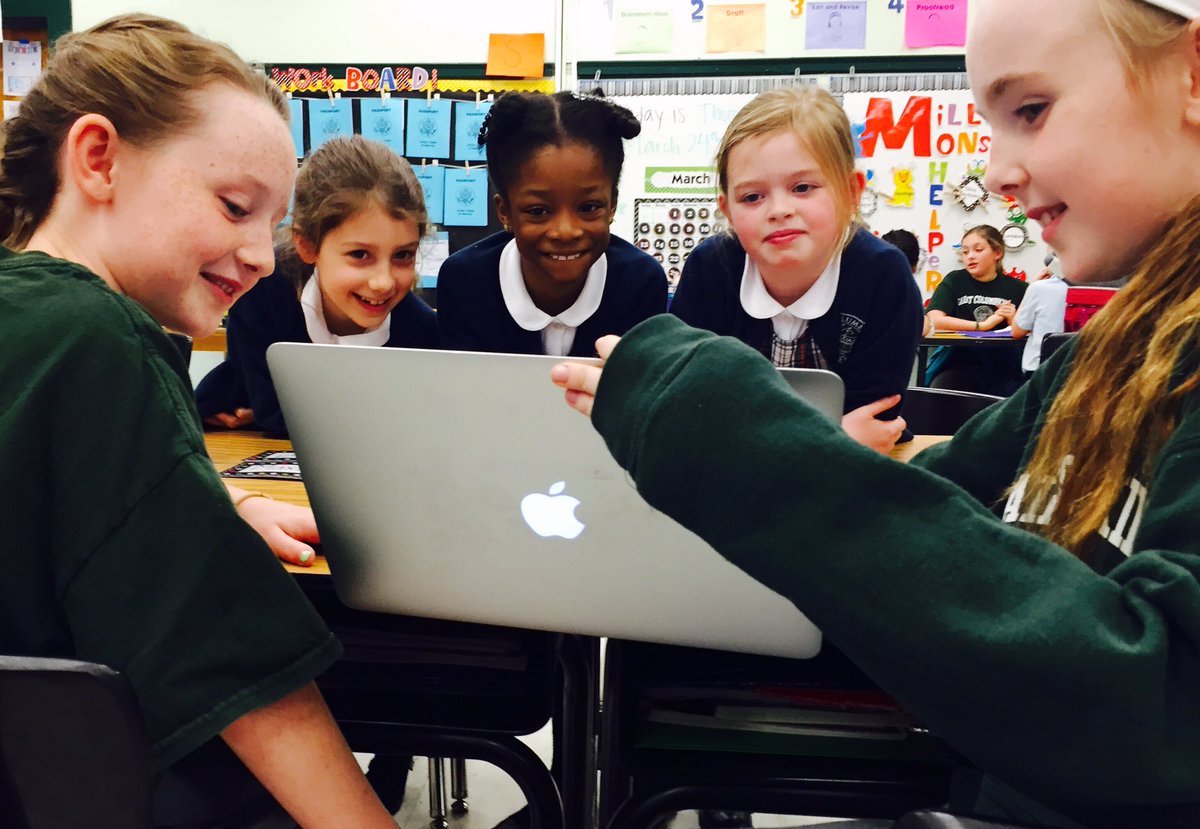 stcpsgrade2's tweet photo. Learning about the Eucharist from our fifth grade buddies! #stcps #grade2 #happyeaster 🐰🐣 https://t.co/3PuTLl2A84