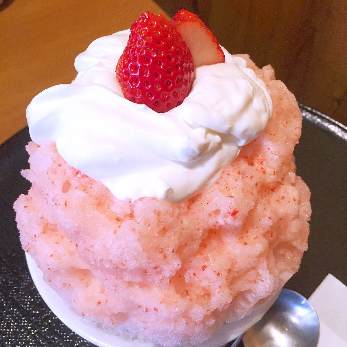 u_u_16's tweet photo. 2016.3.22.Tue
久しぶりの赤鰐さん♡
さくら氷(あんこ入り)
イチゴ氷＆カルピスクリーム
ココアミルク
安定の美味しさ♡\(*ˊᗜˋ*)/♡
もうたべたい(笑)！
#岐阜市
#赤鰐
#かき氷 https://t.co/uVXDjrdWZ7