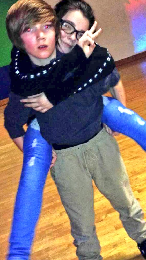 _wehttam_09's tweet image. my and my girlfriend at wow