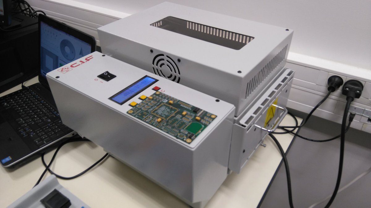 Eceborg's tweet photo. Aujourd'hui soudure CMS de la carte-mère au FablabECEMakers @IngenieursECE #VieAssoEce Thx to our sponsor @we_online https://t.co/mHRDiOjrlF