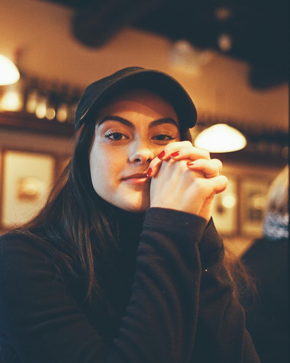 Resultado de imagem para camila mendes instagram 2017