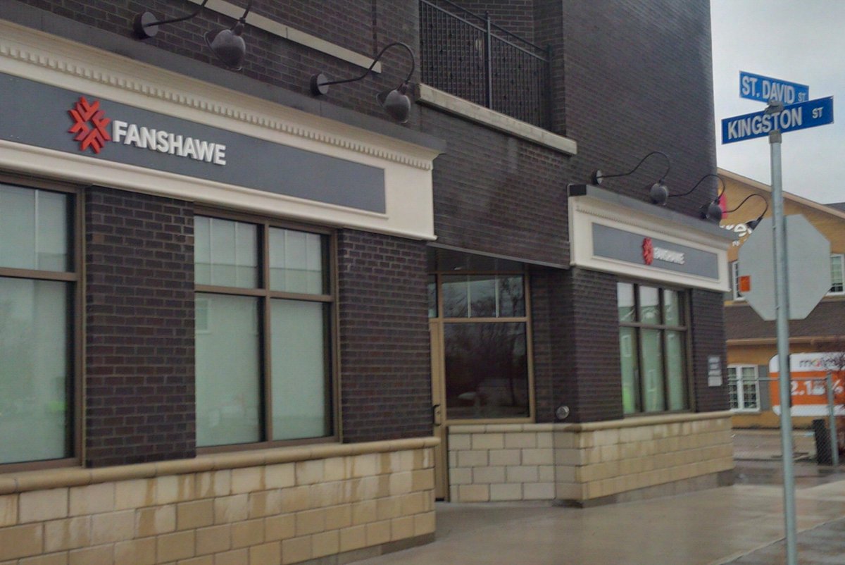 new signs up for <a href="/FanshaweCollege/">fanshawecollege</a> in <a href="/GoderichDwntown/">Goderich Downtown</a> ... official opening next week! <a href="/PresFanshaweC/">Peter Devlin</a> <a href="/engagehuron/">engage HURON</a>