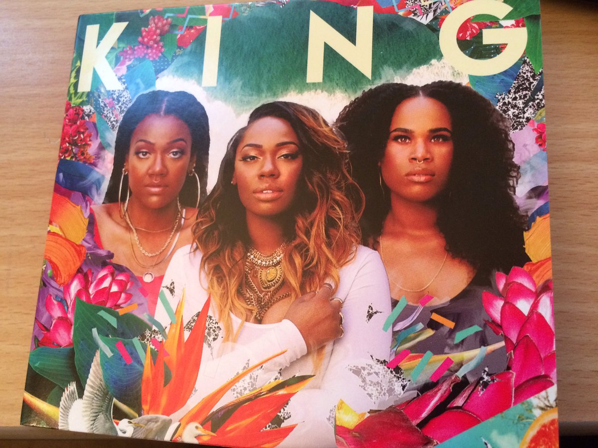 Potsuki8thWonC's tweet photo. This arrived 2day @weareKING. It's been on replay 4 7 hrs. Like velvet honey 2 our ears - congrats on the album 🎈 https://t.co/yeqLEDcKJR
