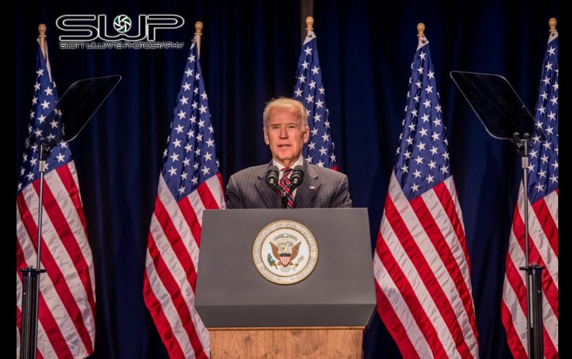 MaryParrishCntr's tweet photo. Our Exec.Dir attended #EVAWI2016  in Washington D.C. this week. Thank you to @EVAWintl, @VP and so many others! https://t.co/eaFFjmVweC