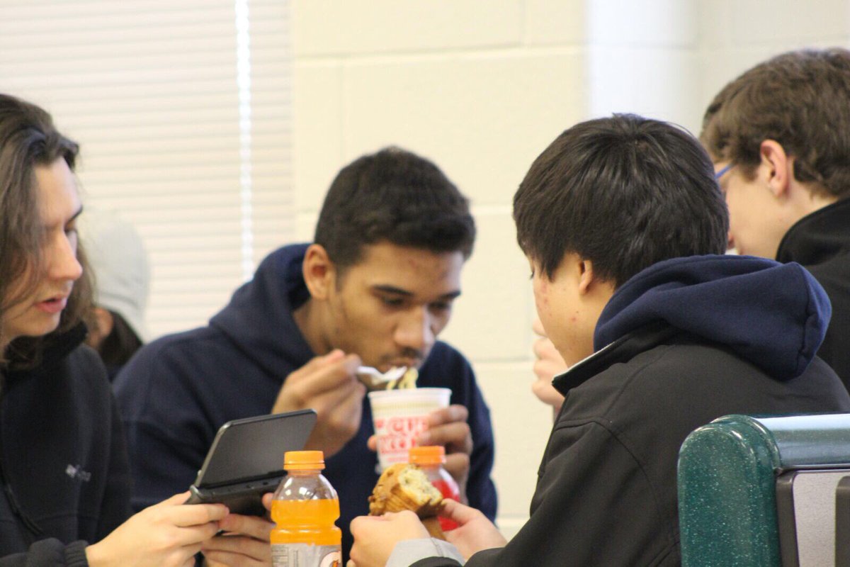 blasian_wonder's tweet photo. Aaron Green in his natural habitat 🍜 #noodles #ding2016 #vip16 https://t.co/EwdJMcwQdY