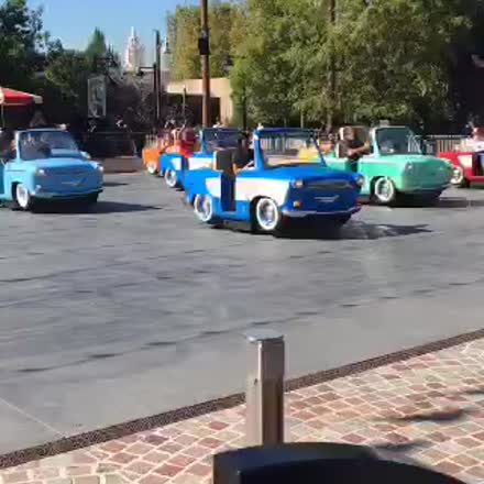 dlandadventure's tweet photo. |REPLAY| Newest ride at California Adventure! Rollickin' Roadsters!!! ?... #katch #Periscope https://t.co/ItA63PIDjz https://t.co/nlYlTvoFfr