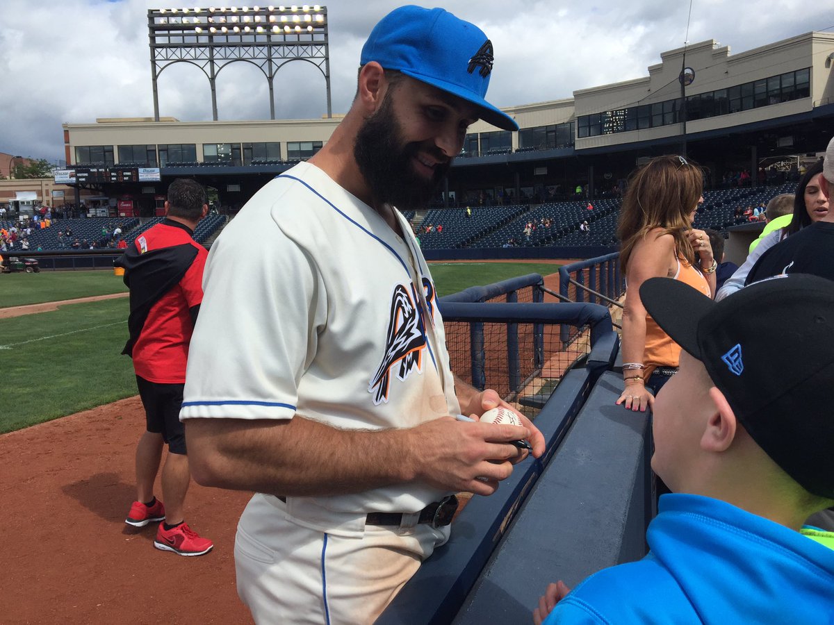 jerry_lenington's tweet photo. @kenbabby @AkronRubberDuck can't wait for the season to begin/ taking the kids back to a place they love! #comdoc https://t.co/M3p5Narglt