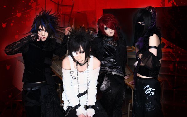 JRockVisualkei9's tweet photo. ・紅ク染マッタ記憶 New Look

#Jrockvisualkei9 #紅ク染マッタ記憶 https://t.co/COYXWNOawg