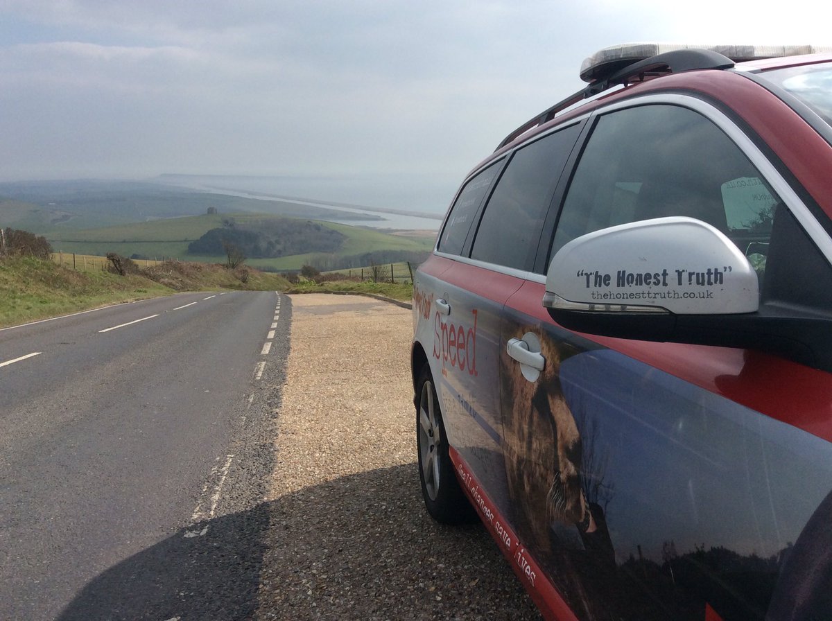 HonestTruthUk's tweet photo. It's no good climbing a mountain if you don't turn round &amp; take in the view from time to time.. #chiselbeach https://t.co/THPLcFvyeW