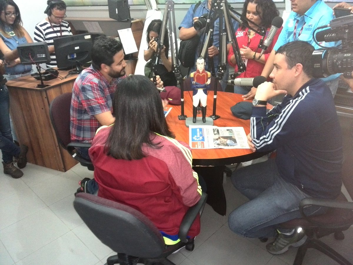 VTVlara's tweet photo. Afinando agenda comunicacional bolivariana con el ministro @luisjmarcano y @JRodriguezVTV https://t.co/racjDtdlZV