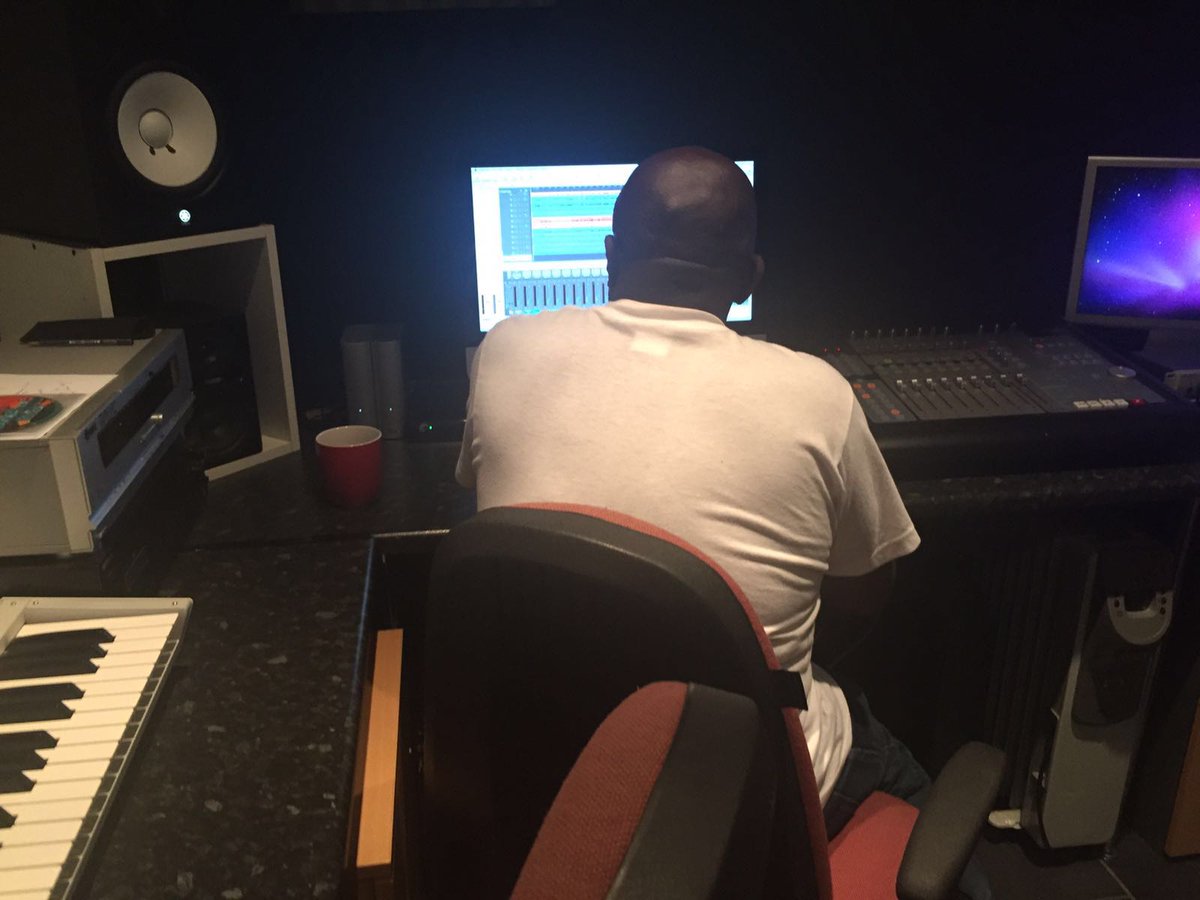 theprojectsmin's tweet photo. First vocal session with @GTsRecordsUK done! Really enjoyed it, excited for whats to come!!!!
#gassed #beaproject https://t.co/W2DnFyydY3