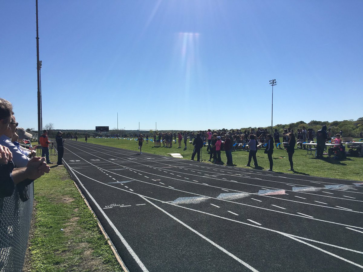 rrisdfosterc's tweet photo. Great day for a track meet! Go Mustangs! #ThisIsWhyCVMS https://t.co/48D6OkiU4C
