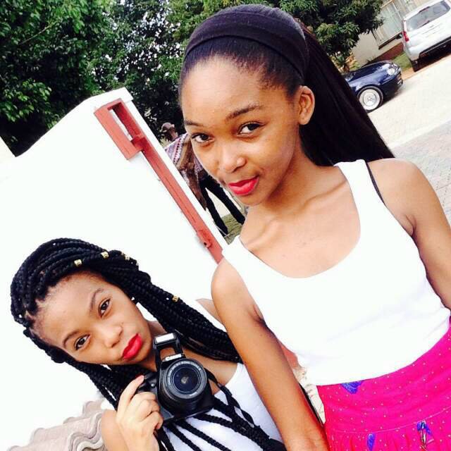BassieBee_32095's tweet photo. #EasterWeekend #selfie #gweelos #indigo #pretty #blackgirlmagic #girls #smile #lipstick #sexy #sisters #tbt #cute https://t.co/rPzRXe0JLj