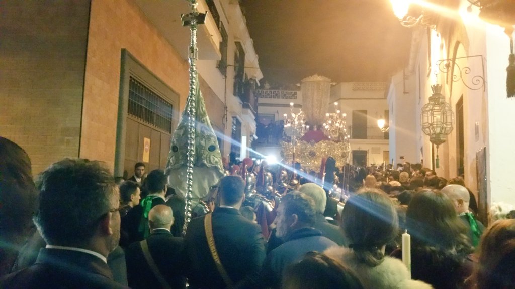 maximocofrade's tweet photo. Sube a la Gloria con Al Caer la Tarde y Sentir acompañado por @BpresentacionAP @SoyDeLaVeraCruz https://t.co/2Y3UhBw69b
