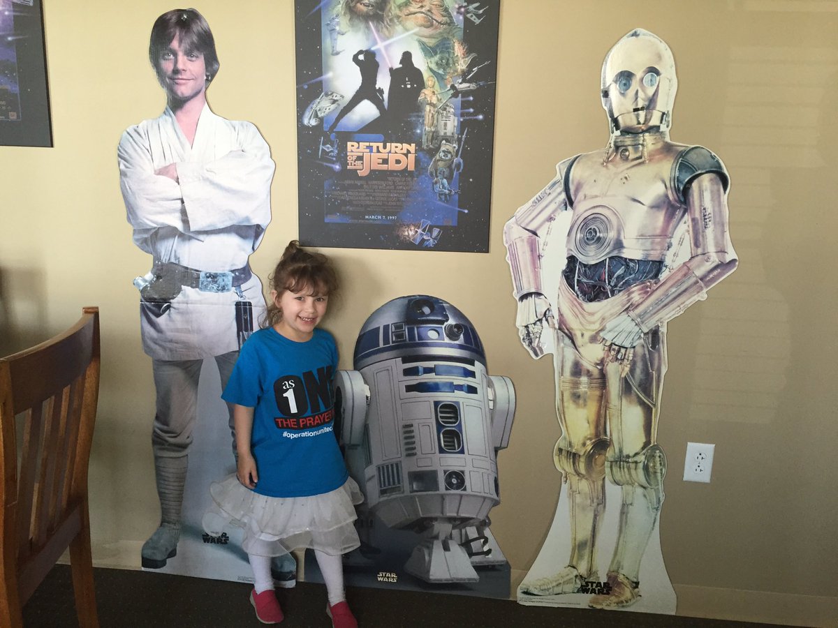 calenzani2007's tweet photo. Hey @HamillHimself my little girl say hi :) https://t.co/BExQd1Uu24