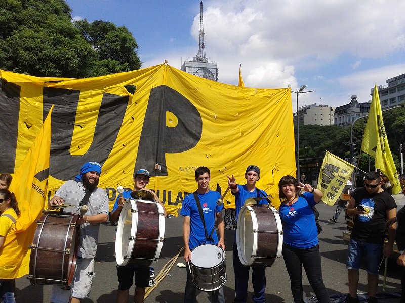 MUPArgentina's tweet photo. A #40AñosDelGolpe #CívicoMilitar el MUP marchó a #PlazaDeMayo #SinDerechosNoHayDemocracia https://t.co/KAGMEGiqle