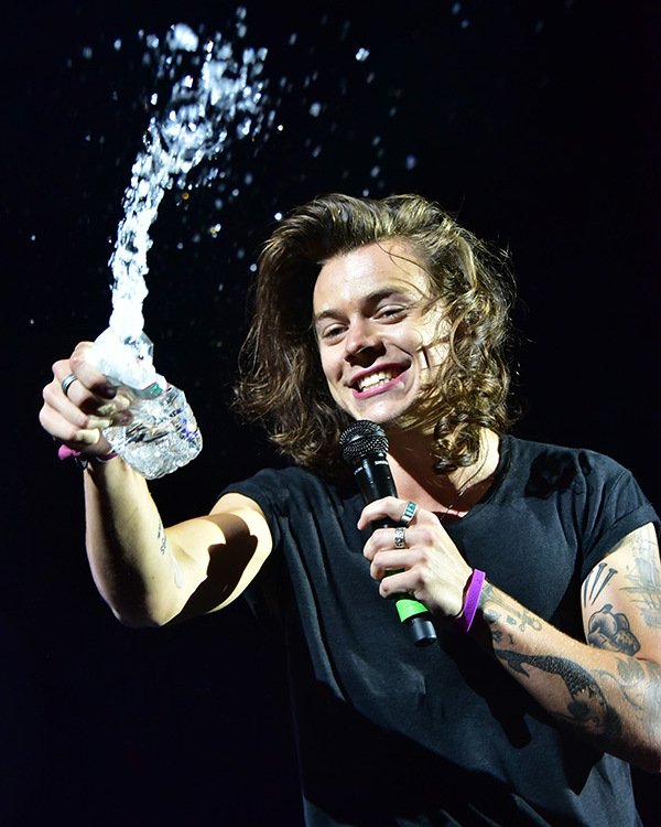 CrauCorsi's tweet photo. MUTIRÃO DE VOTOS| RT - VOTO
VAMOS VOTAR DIRECTIONERS
#Directioners #BestFanArmy #iHeartAwards https://t.co/yMYgtqDXAY
