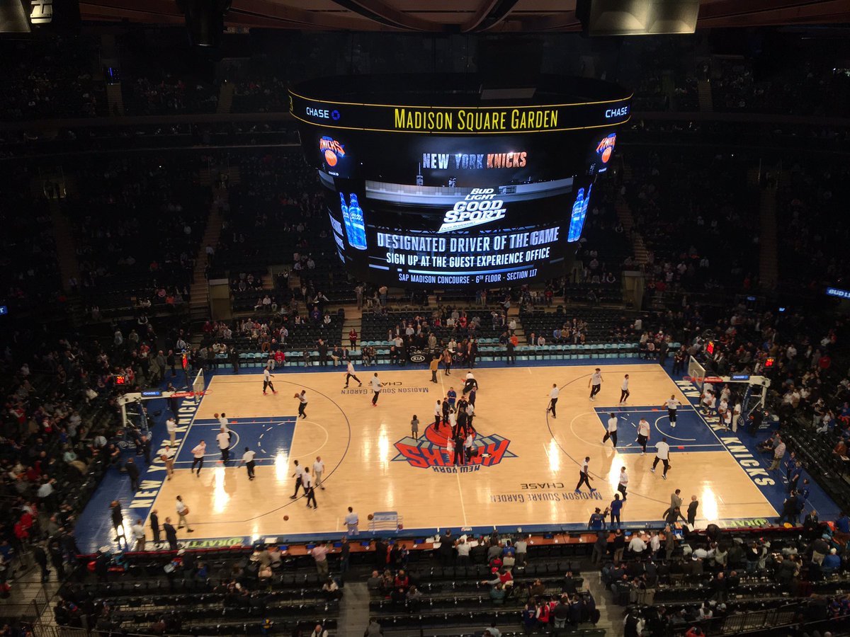 _mihai_'s tweet photo. Front row bridge view @MSGnyc .. spectacular #CHIvsNYK #NBA https://t.co/JNksVZqfHl