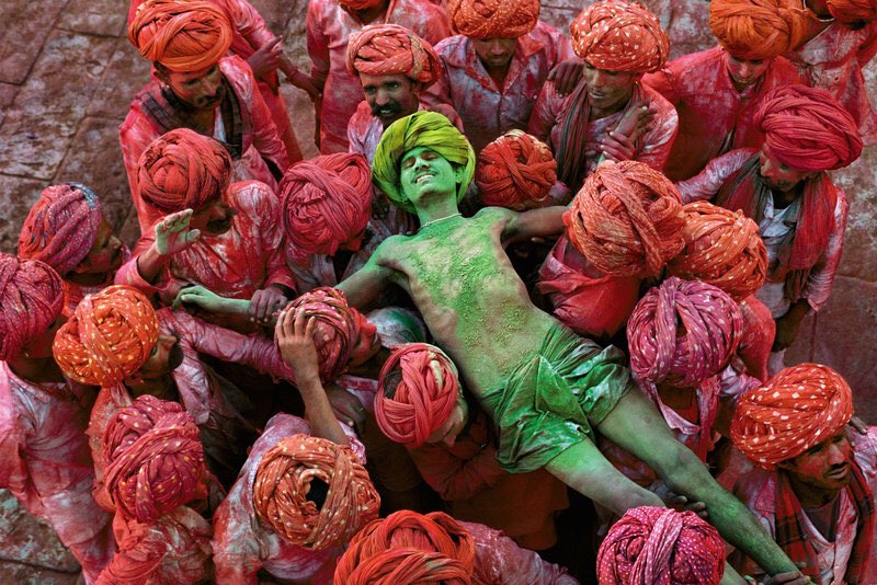 RekhaPuriNYC's tweet image. Stunning photograph by @McCurryStudios #India Happy #Holi
