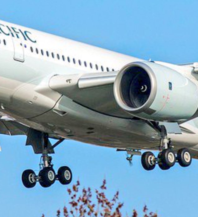 A350Blog's tweet photo. What is that in the belly fairing of #A350?
The ram air turbine (RAT)deployed during landing
https://t.co/GHSyiCbNbw https://t.co/guagTXfE5T