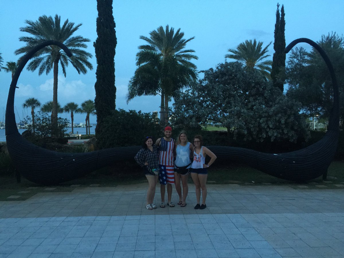 geistman_a_'s tweet photo. my squad is cuter than ur squad https://t.co/lBj5BJxy9d