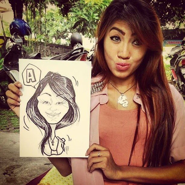 Arek sby, gak karikatur ta?,yuk merapat ke 3Tuan Sutos <a href="/sutossurabaya/">Townsquare Surabaya</a>, hr ini jmt pkl 19 sak marine, <a href="/JB43_LiveDraw/">JB43</a>