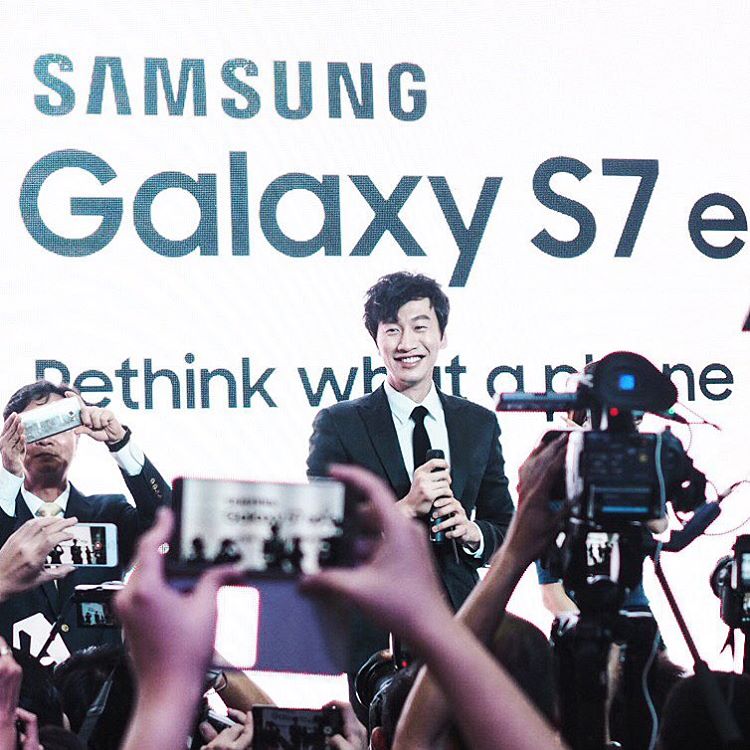 lksaranghae's tweet photo. Kwang Soo Oppa for Samsung's Galaxy S7 Edge 😍🙌 My shining star 💖 #leekwangsoo #saranghae
ⓒ 이광수디시 https://t.co/UljpjlKFtg