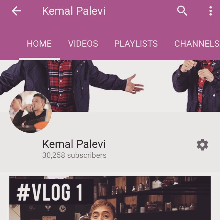 1 bulan punya akun youtube, sudah bikin 5 video, dan udah 30 ribu subscribers aja. Makasih guys, terharu :'))