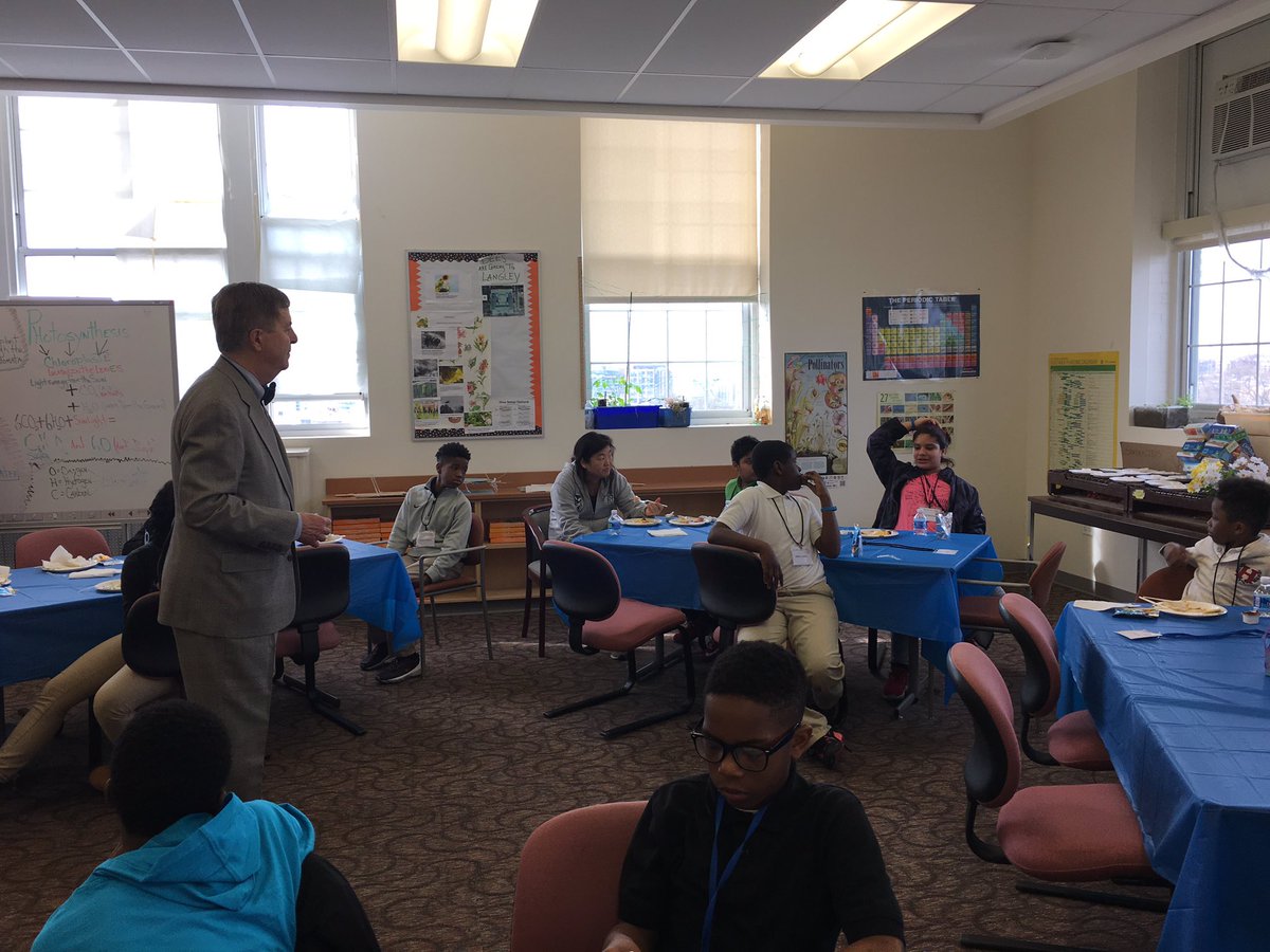 LangSTEMPrincip's tweet photo. Thx to Epstein, Becker&amp; Green for final Breakfast w/Legends Session with 5th Gr @LangleySTEM scholars #DCPSRising https://t.co/g8gWVEZLjJ