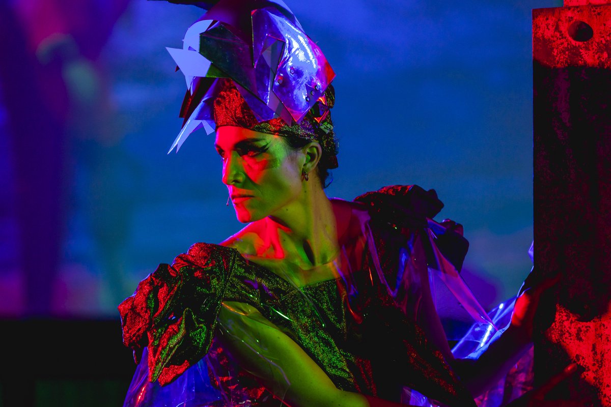 jess_odonoghue's tweet photo. Strong Woman in #victoryoverthesun with @SydChamberOpera for @biennalesydney Costumes by @justenewilliams #newmusic https://t.co/gSXr4XFNjx