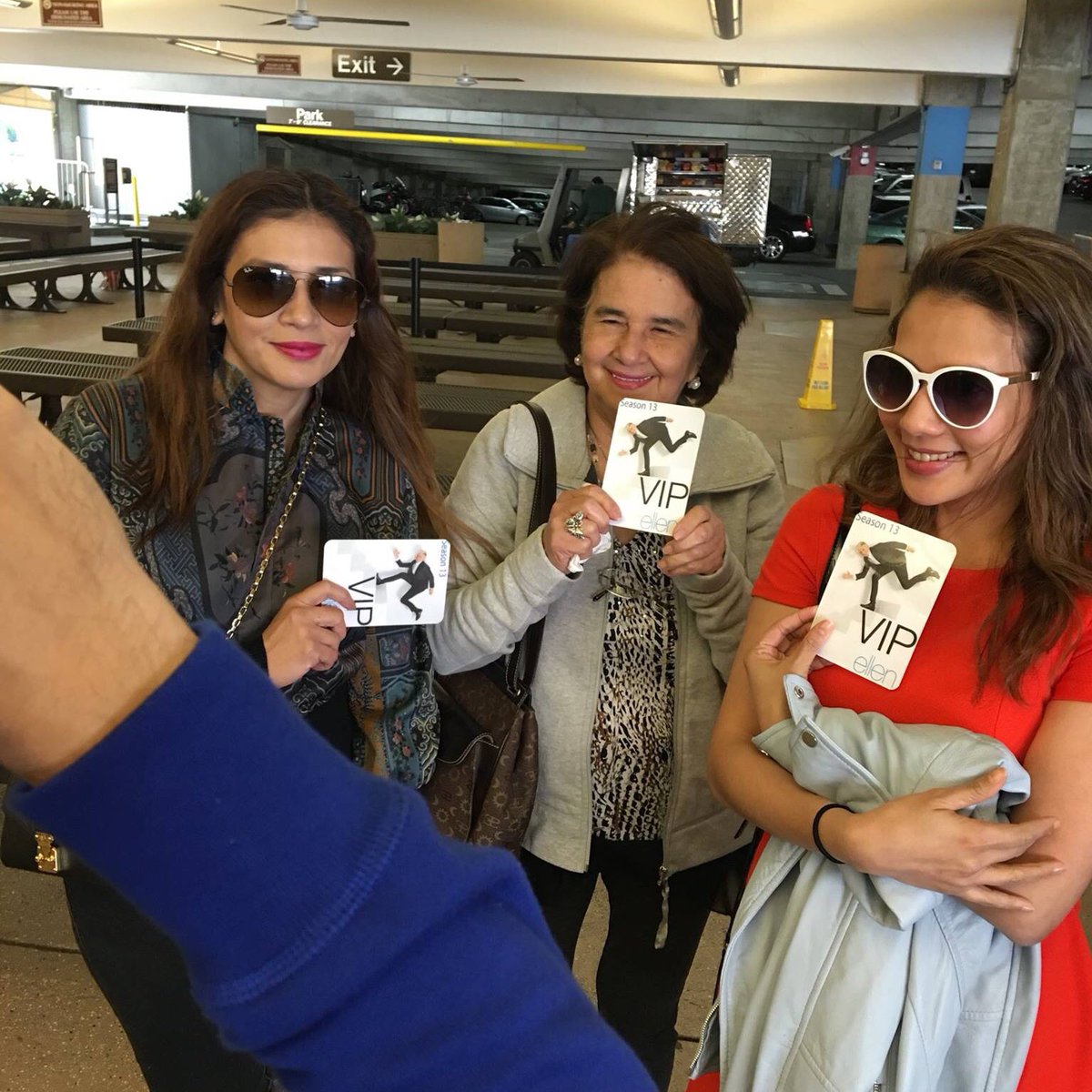 AdorableKarylle's tweet photo. Karylle , Zsazsa and Mangga @ TheEllenShow 
(c) https://t.co/3QFsPJV8zO