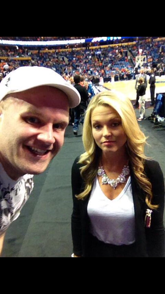 ReidGrapes's tweet photo. #TBT #2014Madness Thanks again @ALaForce good sport, lol https://t.co/QXtP5w5ZKW