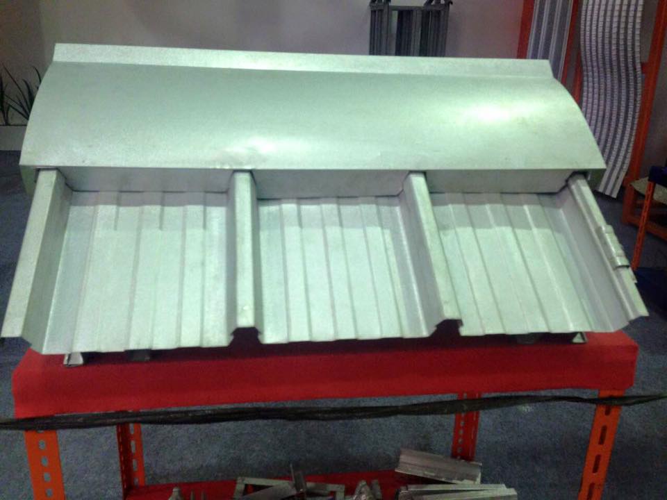 Haixing1Machine's tweet image. roofing tile roll forming machinery !!!!