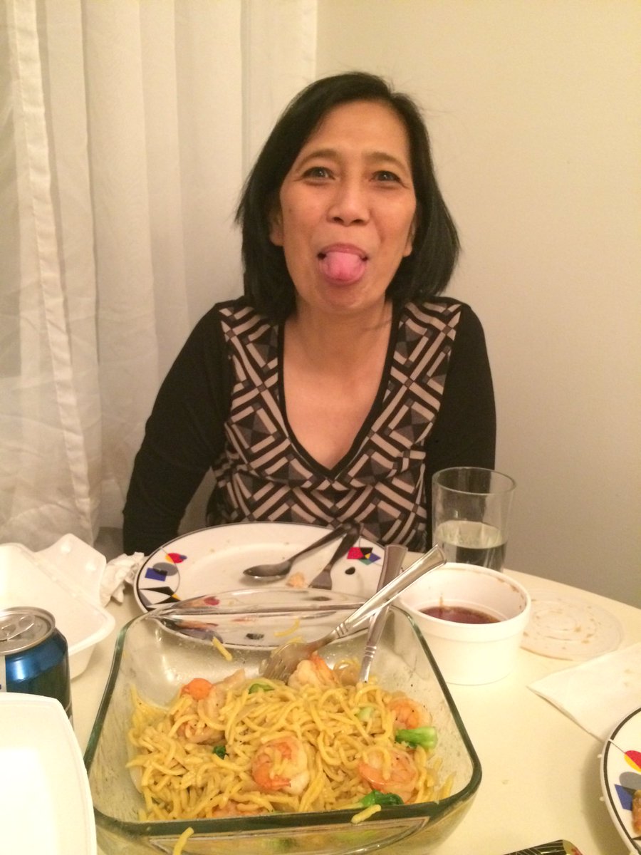 vpetezaa's tweet photo. Late but happy birthday mom, love you, thanks for putting up with me 😂💕 https://t.co/0njzYgjspi