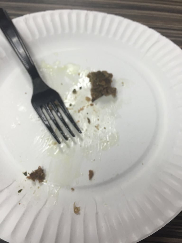 allamericangrom's tweet photo. omg i wuz triing 2 eat dis meatbal an I had 2 take a dump natrally so i left and wen i came bak sumbudy ATE IT #omg https://t.co/qK2V6wHhez