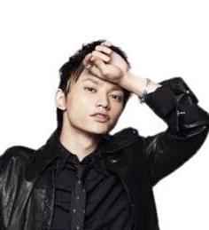 4qJMIC5xvpHEI0u's tweet photo. AAAの日高光啓知ってる人RT
0RT      誰それ？
50RT    見た事ある
100RT  カッコイイ
250RT  AAAのラップの人
500RT  AAAの日高光啓&amp;SKY-HI https://t.co/vAqYJsNdR9