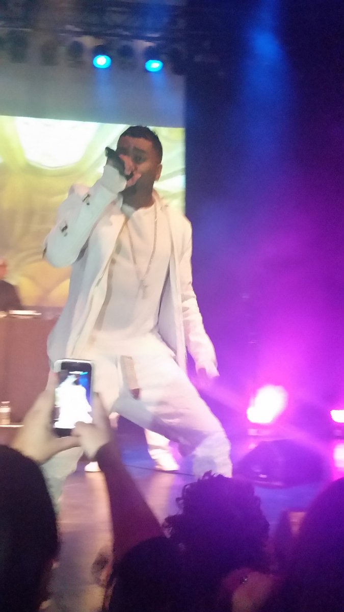 TiffReynolds78's tweet photo. At the ginuwine concert the danforth music hall toronto #ginuwine @Ginuwine https://t.co/lDM5B9ICxT