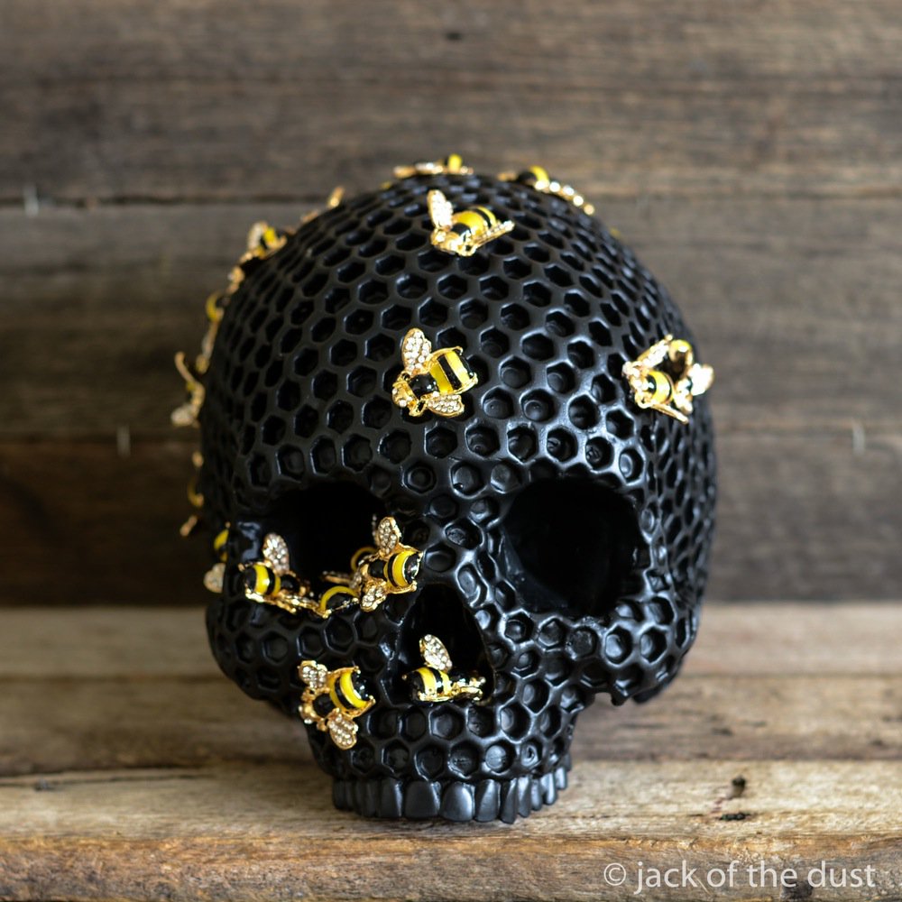 TheLEDGEtweet's tweet photo. COOL! @JackOfTheDust 
#skull #art https://t.co/wDSSizLDPf