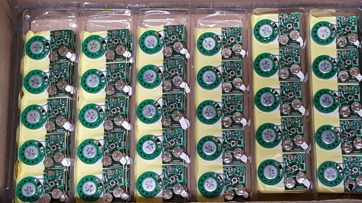 마음을 감성으로 전달하는 이 작은 Voice IC 모듈들..
시인의시집에, 카드에, 선물상자에....
그대에게 나의 마음을 전달합니다.
voiceland.co.kr