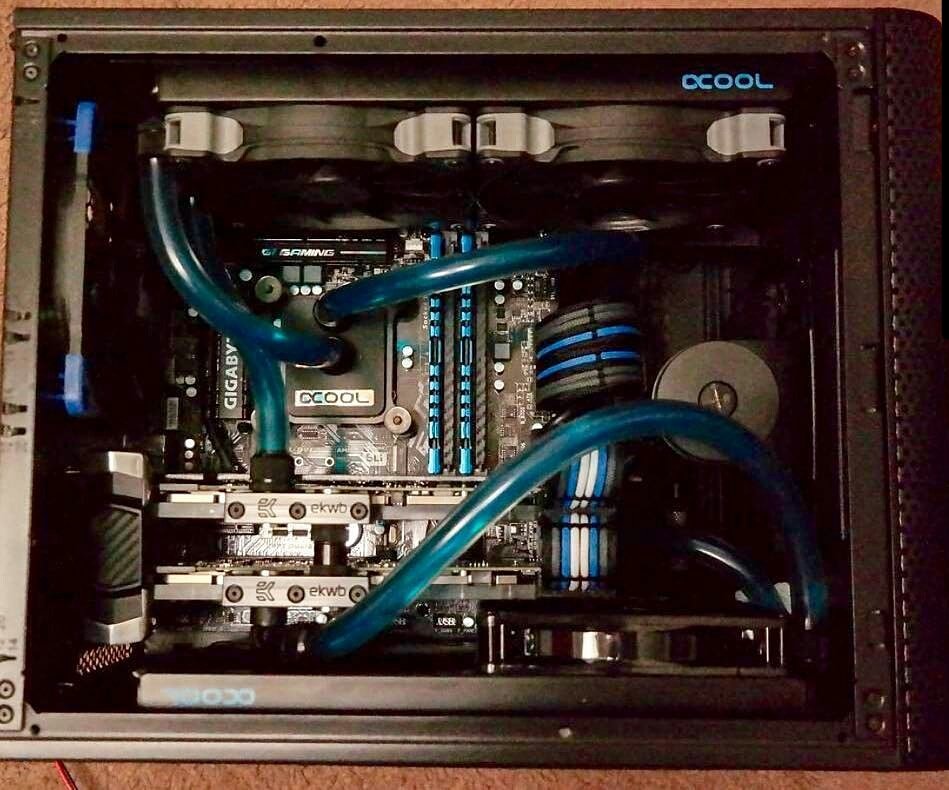 ModMyMods's tweet image. Nice and clean build by @ajbd1290 #FrozenRaptor @MFC_LLC  #v1tech @teamevga #Alphacool #barrow @EKWaterBlocks