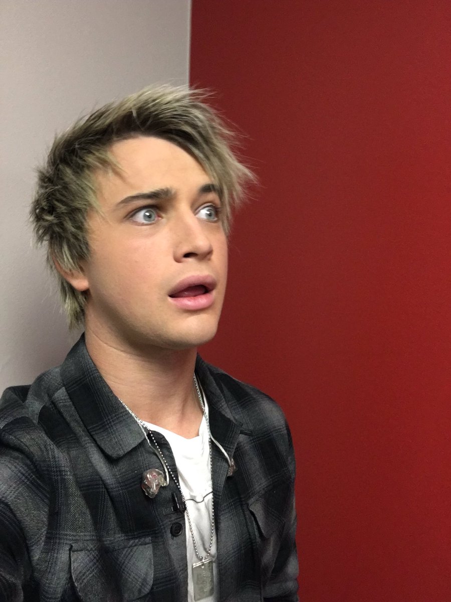 AmericanIdol's tweet photo. RETWEET if you 💜 @DaltonRapattoni! #IdolTop4 https://t.co/bTGJE221CX